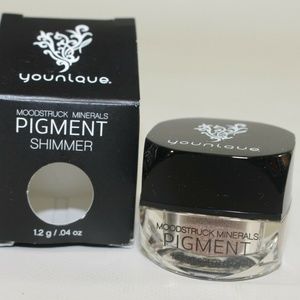 Moodstruck Minerals Pigment Powder : Adorable